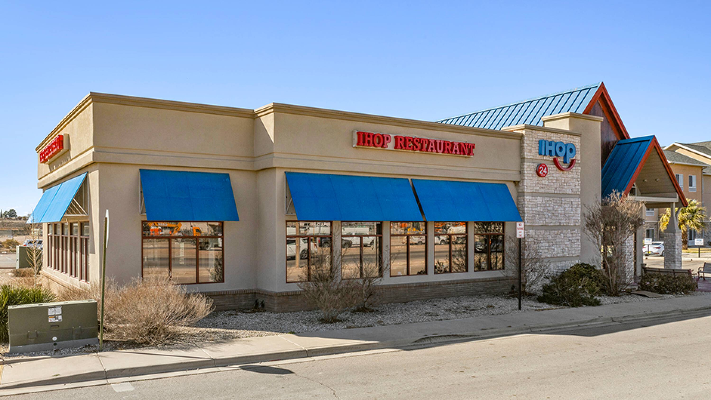 Spectacular single-tenant IHOP in Carlsbad, New Mexico.
